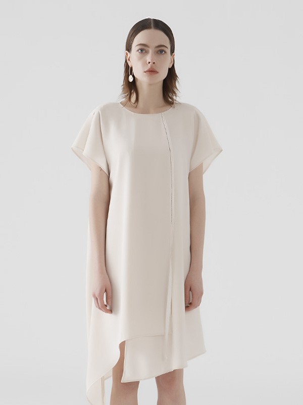 弄影2020秋冬季米色不对称连衣裙