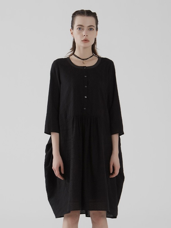弄影女装2020秋冬季黑色宽松连衣裙