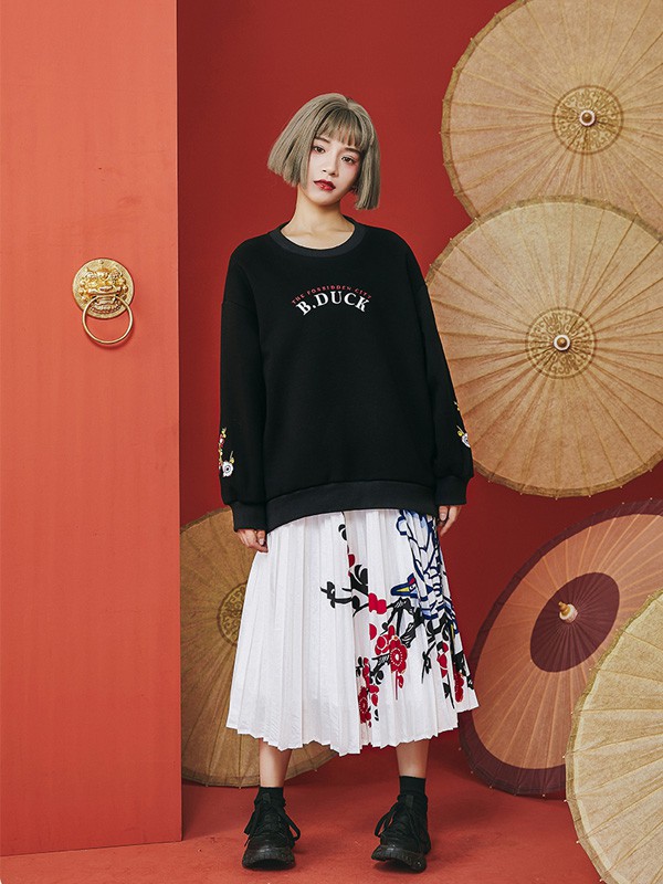 小黄鸭休闲装2020秋冬季黑色印花卫衣