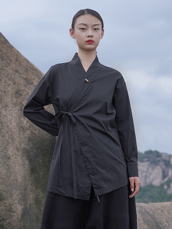 界内界外2020秋冬季黑色纯色上衣