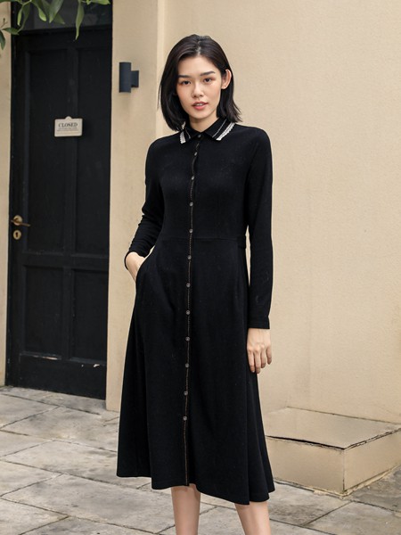 ZOLLE2020秋冬季黑色纯色连衣裙