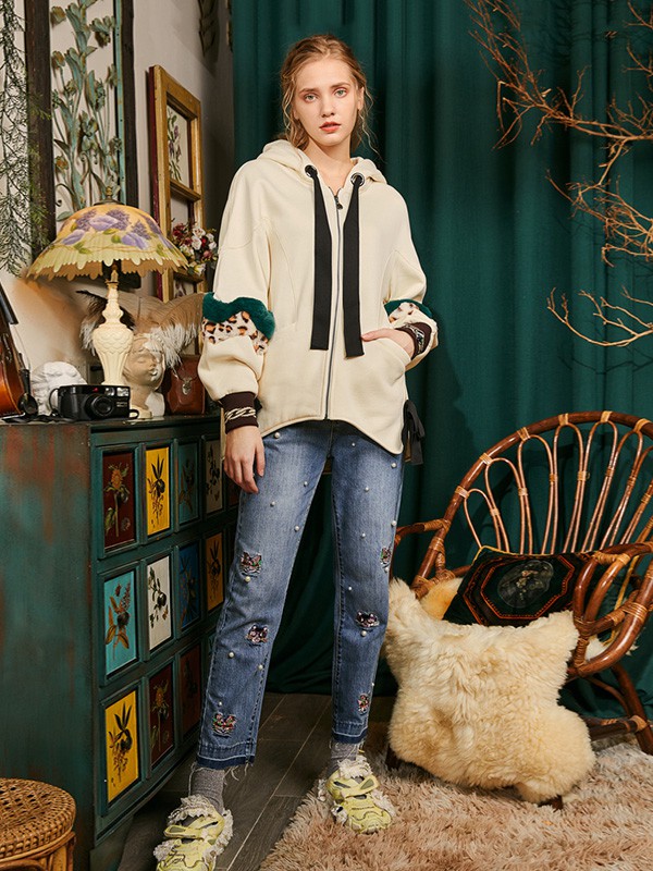 米可芭娜2020秋冬季米色连帽外套