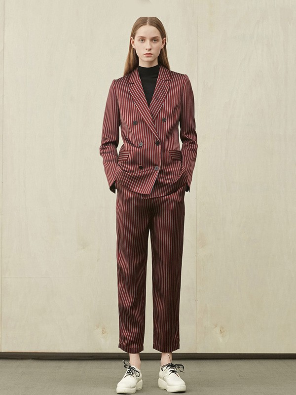 噢姆2020秋冬季酒红色条纹西装