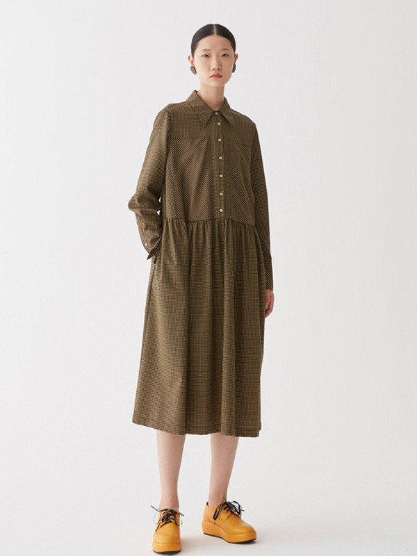 噢姆2020秋冬季军绿色宽松连衣裙