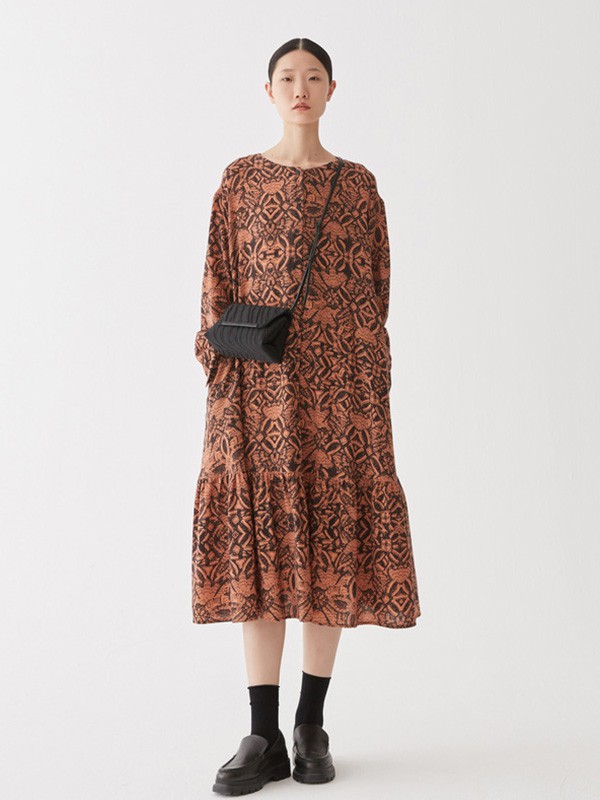 噢姆2020秋冬季橙色宽松连衣裙