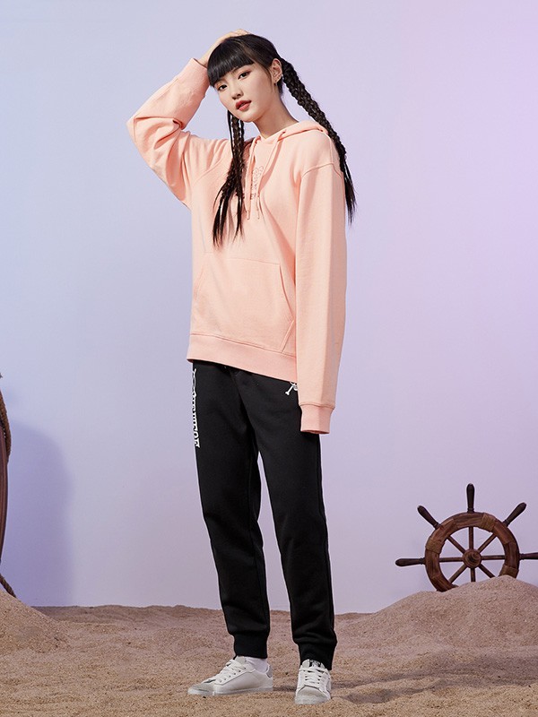 班尼路2020秋冬季粉色连帽卫衣