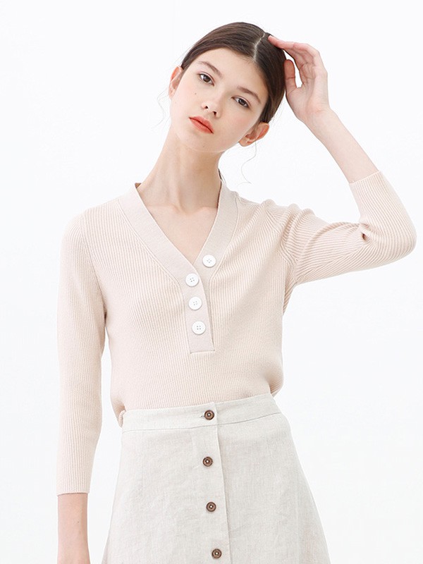 碧可2020秋冬季米色修身针织衫