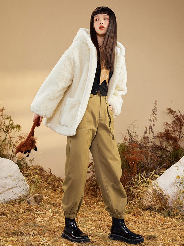 太平鸟2020秋冬季白色连帽外套