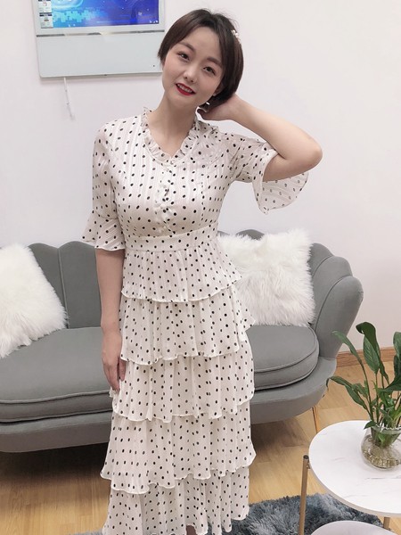 珂希莉2020春夏季白色波点连衣裙