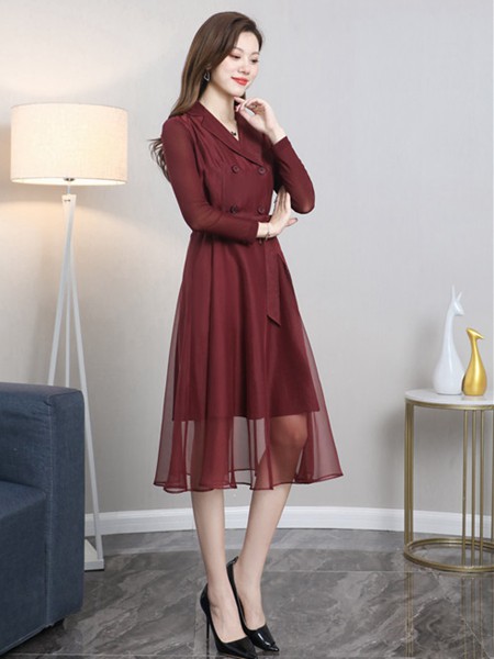 夺宝奇兵2020秋冬季酒红色纱网连衣裙