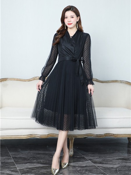 夺宝奇兵女装2020秋冬季黑色纱网连衣裙