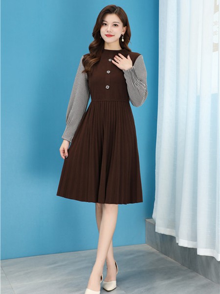 夺宝奇兵女装2020秋冬季咖啡色拼接连衣裙