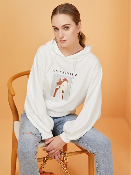 布伦圣丝2020秋冬季白色印花卫衣