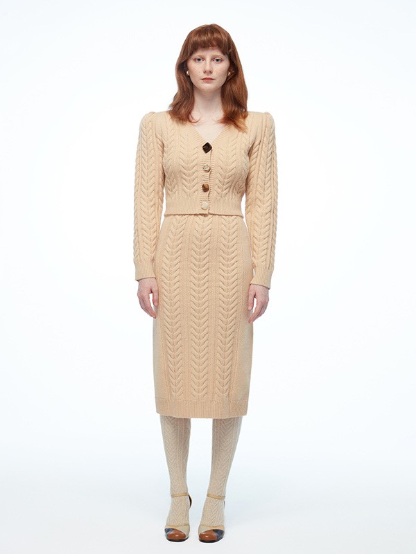 chictopia女装2020秋冬季杏色修身针织衫