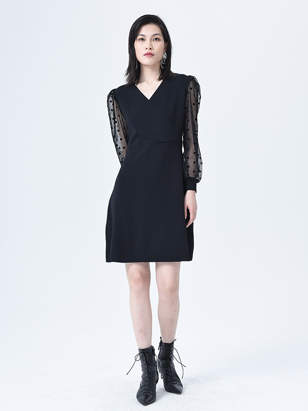依妙2020秋冬季黑色拼接连衣裙
