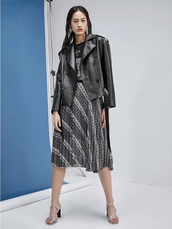 爱城市2020秋冬季黑色纯色外套