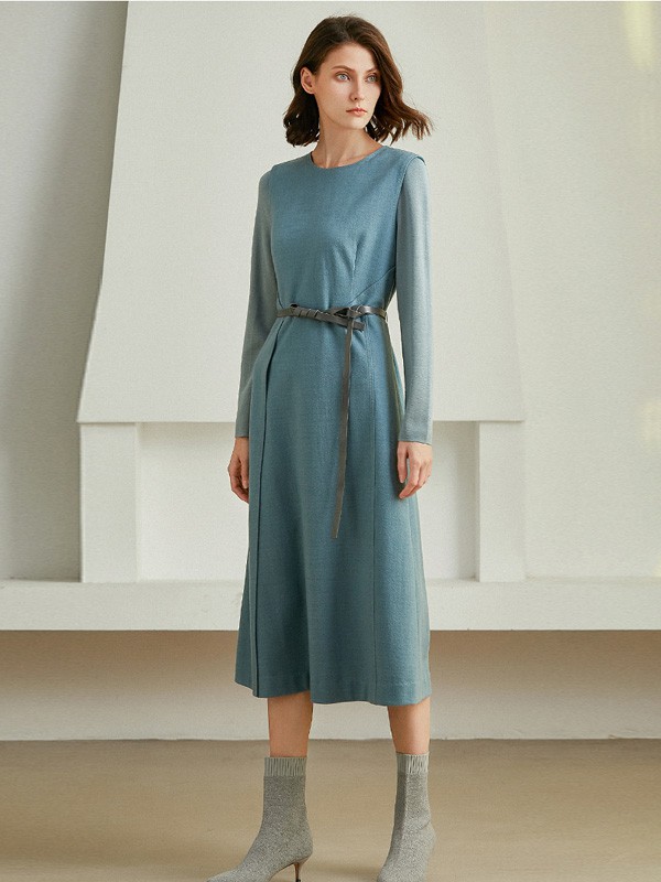 丽莫女装2020秋冬季浅蓝色纯色针织裙