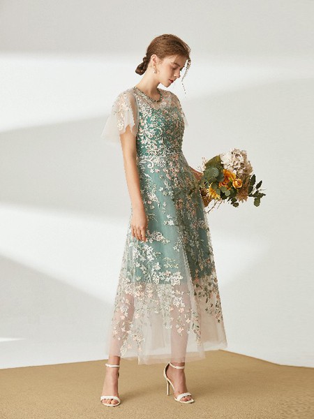 黛玛诗2020春夏季绿色刺绣连衣裙