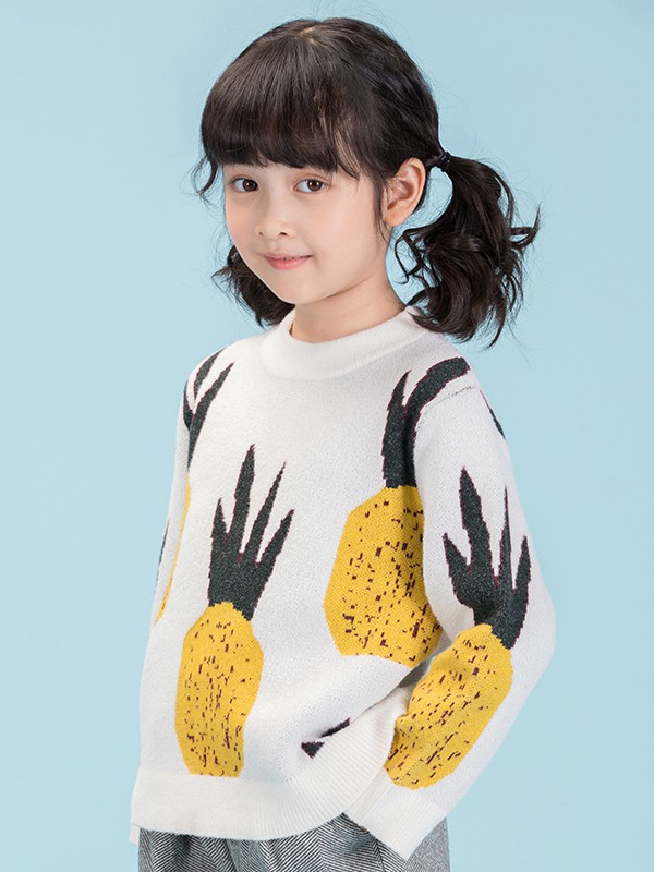 优露童装2020秋冬季白色印花毛衣