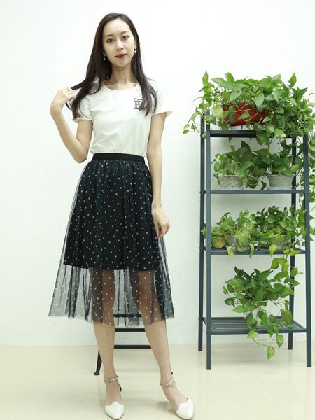 殿秀女装2021春夏季