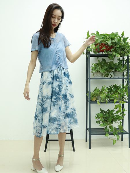 殿秀女装2021春夏季