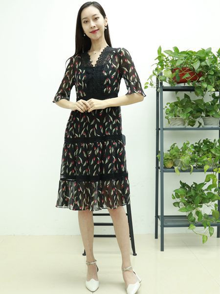 殿秀女装2021春夏季