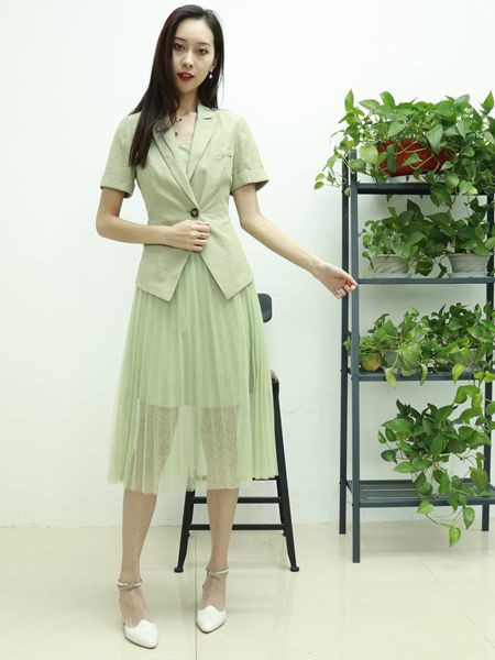 殿秀女装2021春夏季