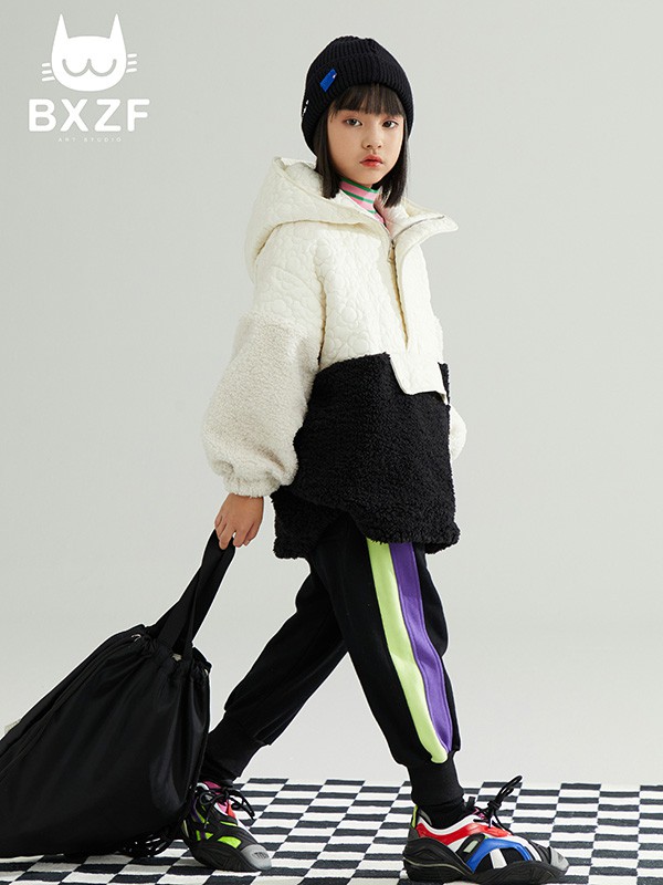 小资范童装2021秋冬季拼色连帽外套