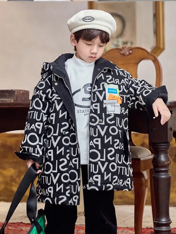 鲨鲨舫童装2021秋冬季