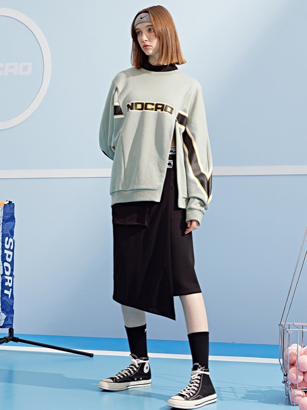 弄嘲休闲装2021秋冬季