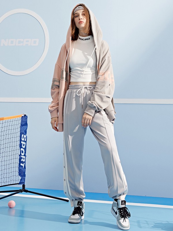 弄嘲休闲装2021秋冬季