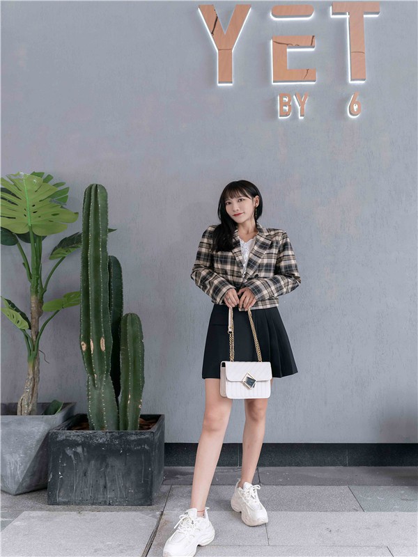 OMX女装2021秋冬季棕色格子衬衫