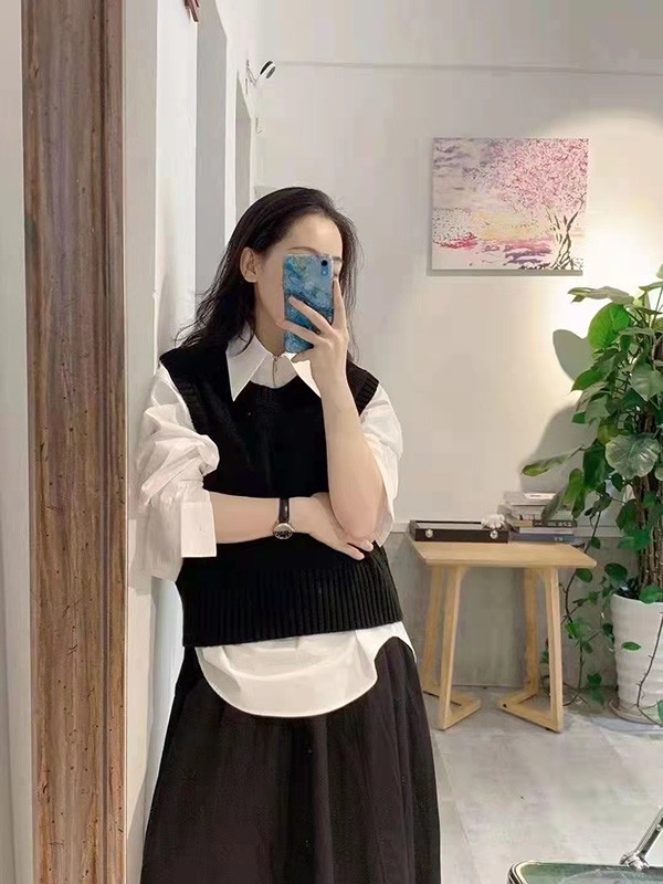 赫本家女装2021秋冬季黑色纯色背心