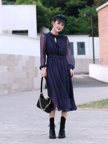 俪妍2021秋冬季藏蓝色纯色连衣裙