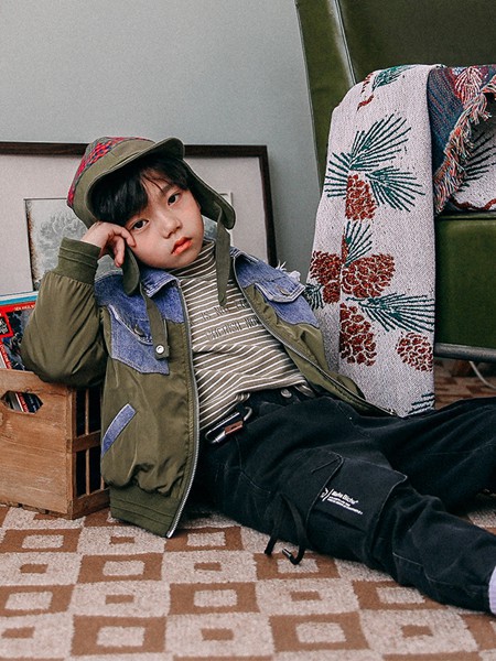 马丘比丘童装2021秋冬季黑色字母长裤