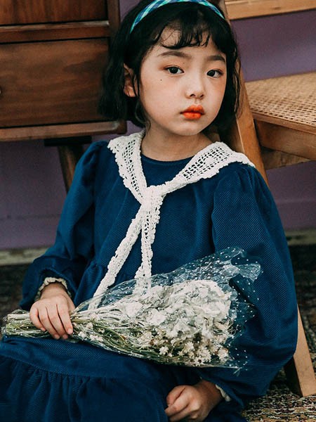 马丘比丘2021秋冬季藏蓝色纯色连衣裙