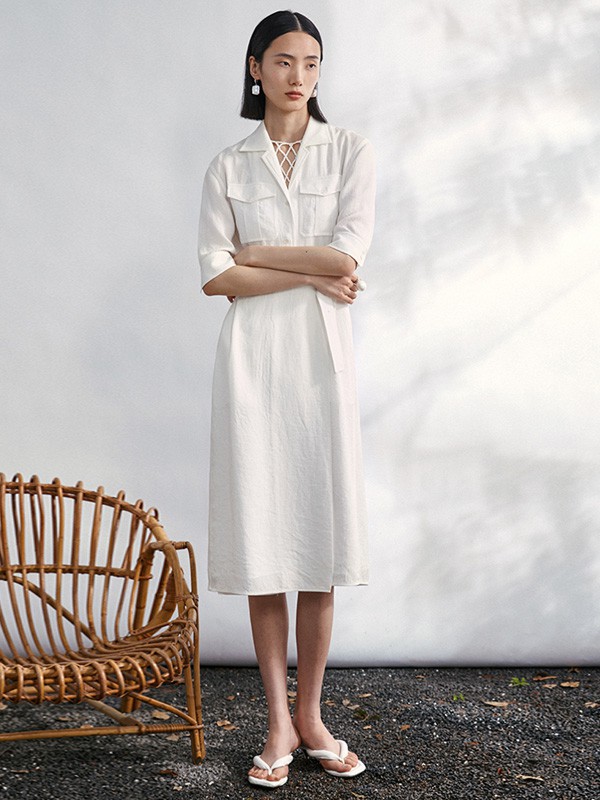 致知2021春夏季白色纯色连衣裙
