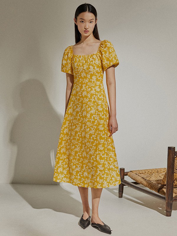 致知2021春夏季黄色印花连衣裙