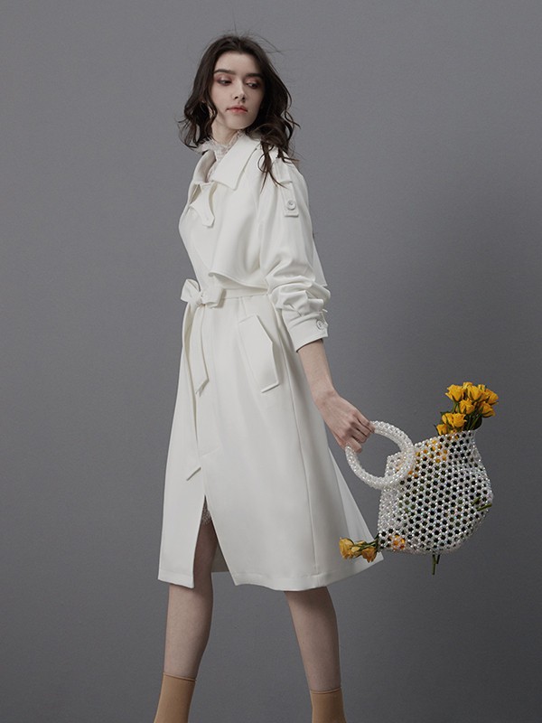 卡芮茜女装2021春夏季白色纯色风衣