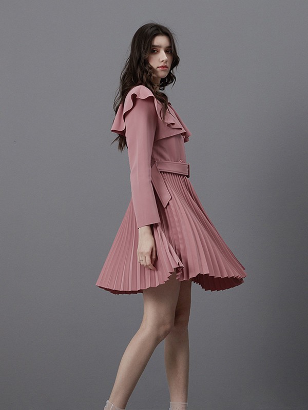 卡芮茜女装2021春夏季粉色荷叶边连衣裙