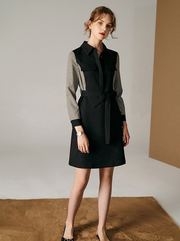 法曼萱女装2021秋冬季拼色拼接连衣裙