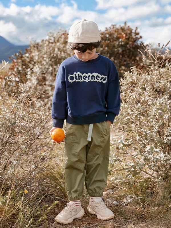 爱西娜2021秋冬季藏蓝色字母T恤