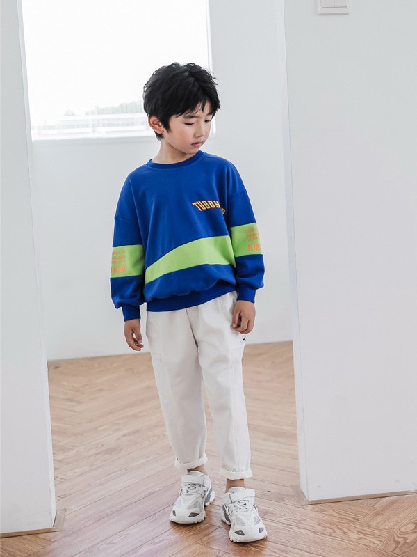 早言2021秋冬季拼色字母T恤