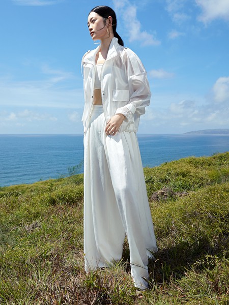 异闻女装2021春夏季白色连帽外套