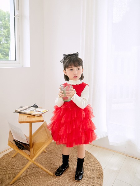 素睐2021秋冬季红色纱网吊带裙