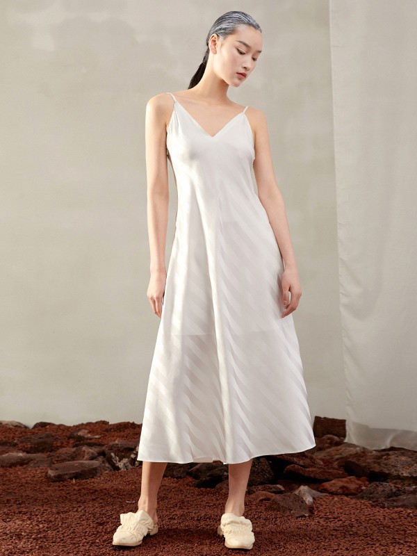 界内界外女装2021春夏季