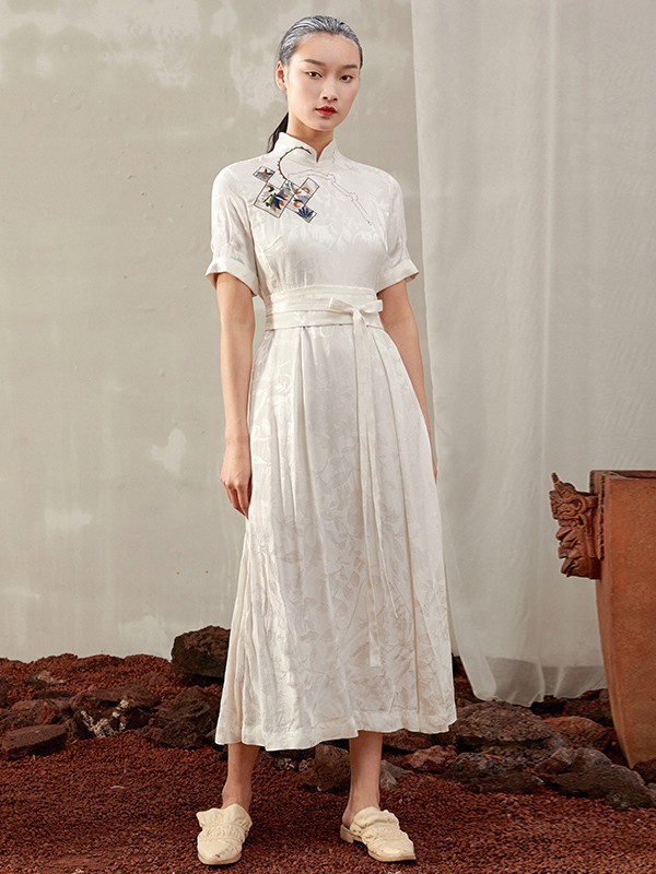 界内界外女装2021春夏季