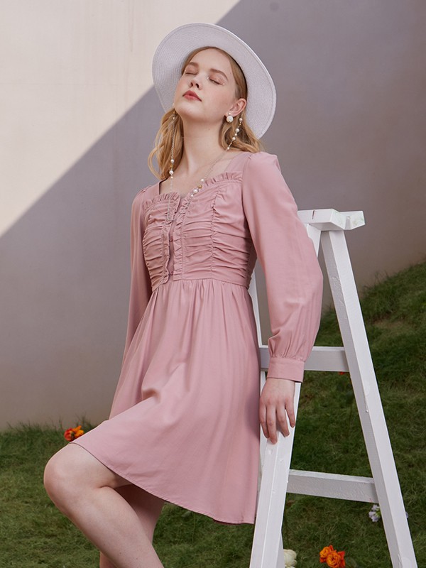 优韩一号2021春夏季粉色褶皱连衣裙