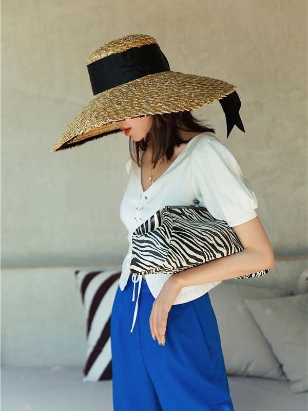 褆纳女装2021秋冬季白色泡泡袖T恤