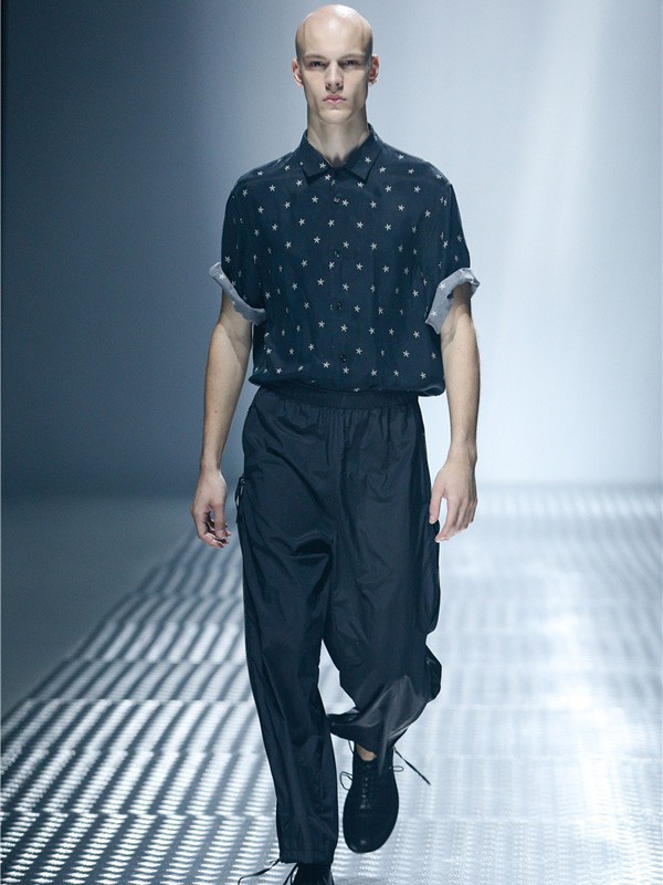 九平道男装2021秋冬季黑色波点衬衫